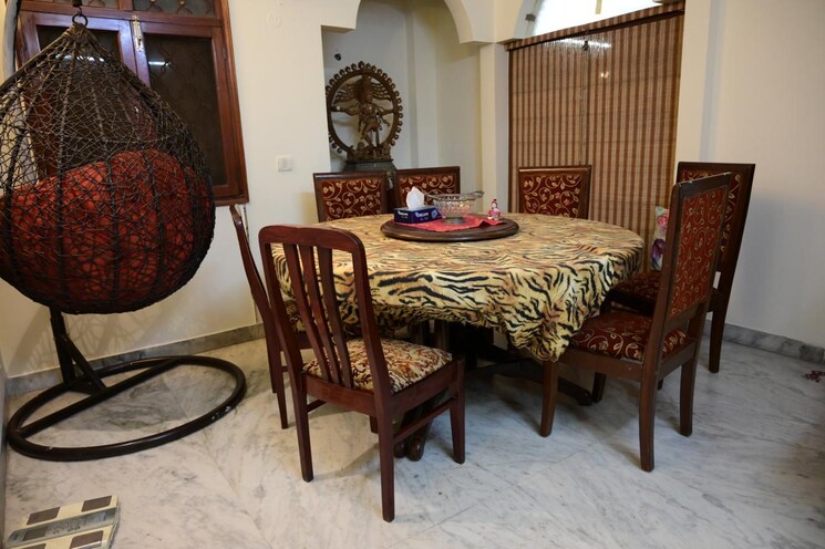 Bedroom, east of kailash 5 Bedroom 180 Sq.Yd. Independent House In East Of Kailash Delhi 9473854