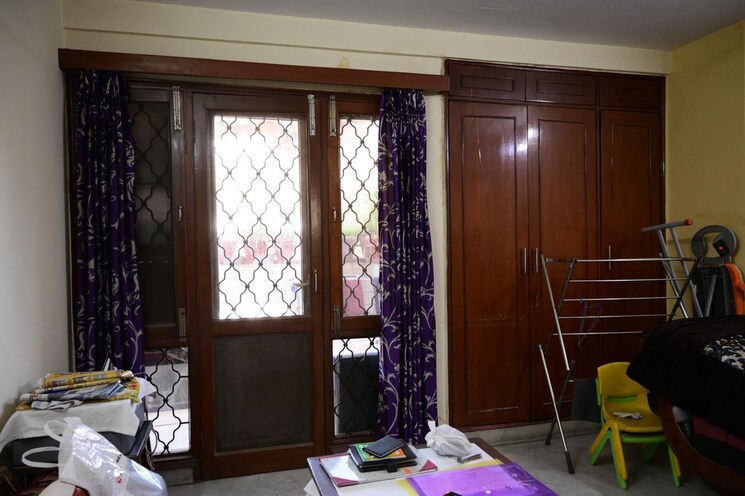 Living Room, east of kailash 5 Bedroom 180 Sq.Yd. Independent House In East Of Kailash Delhi 9473854