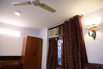 Bedroom in 5 BHK Independent House at East Of Kailash – for Sale