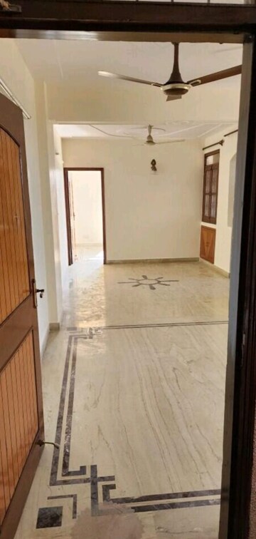 Room in 3 BHK Apartment at Mass Apartment, Sector 10 Dwarka – for Rent