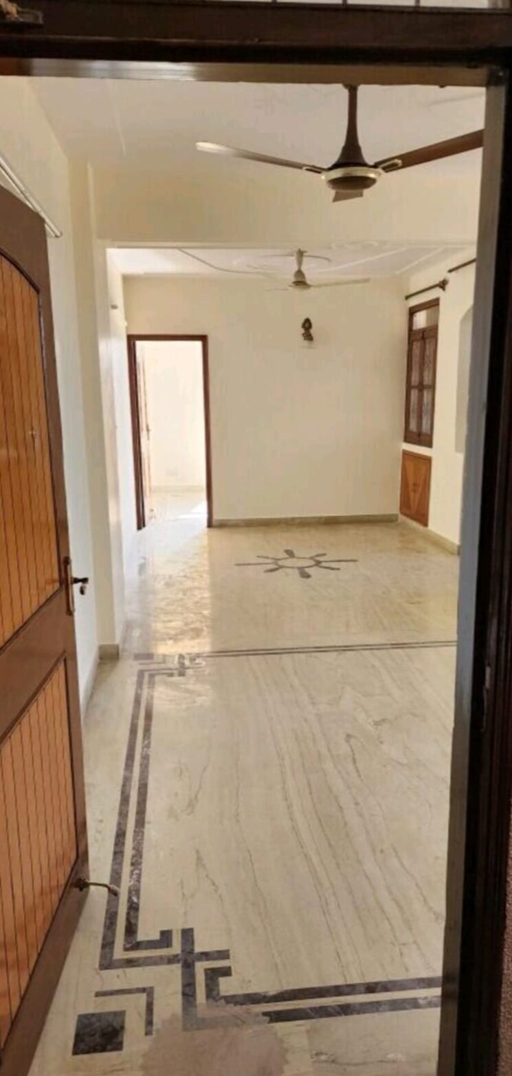 Room, mass-apartment 3 Bedroom 1900 Sq.Ft. Apartment In Sector 10 Dwarka Delhi 9473843
