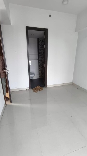 Room in 4 BHK Apartment at Lower Parel – for Sale