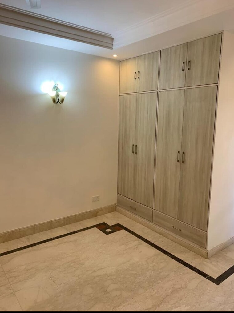 Room, sant nagar 3 Bedroom 1300 Sq.Ft. Builder Floor In Sant Nagar Delhi 9473874