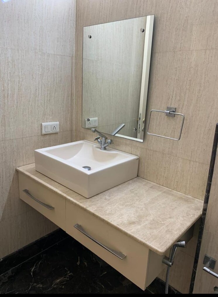 Bathroom, sant nagar 3 Bedroom 1300 Sq.Ft. Builder Floor In Sant Nagar Delhi 9473874