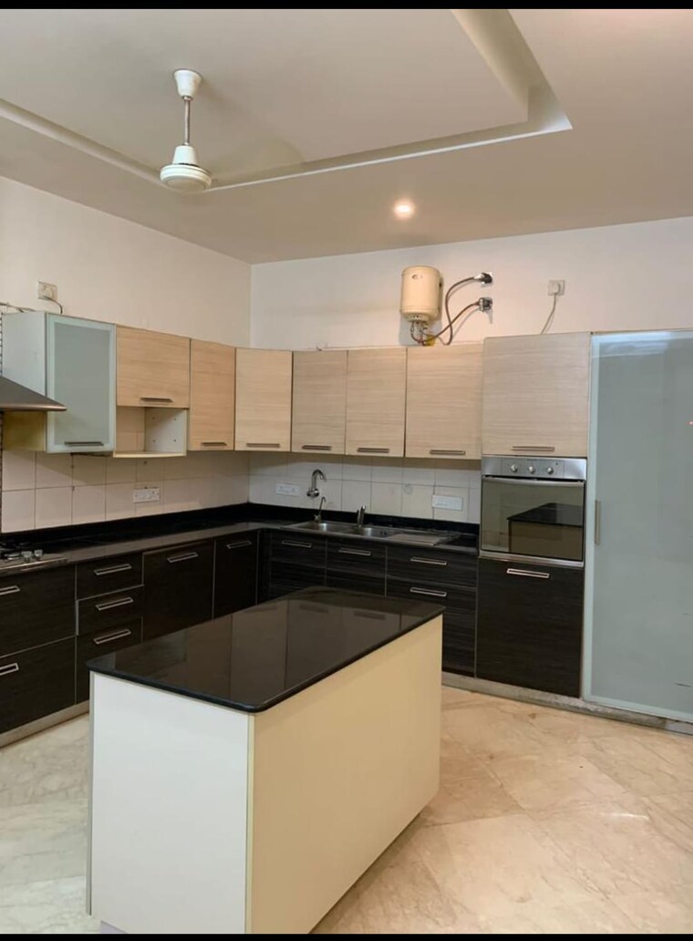 Kitchen, sant nagar 3 Bedroom 1300 Sq.Ft. Builder Floor In Sant Nagar Delhi 9473874
