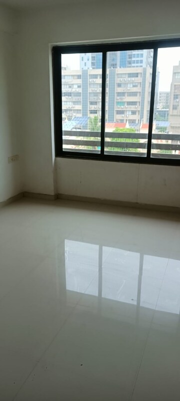 Room in 3 BHK Apartment at Science City – for Sale