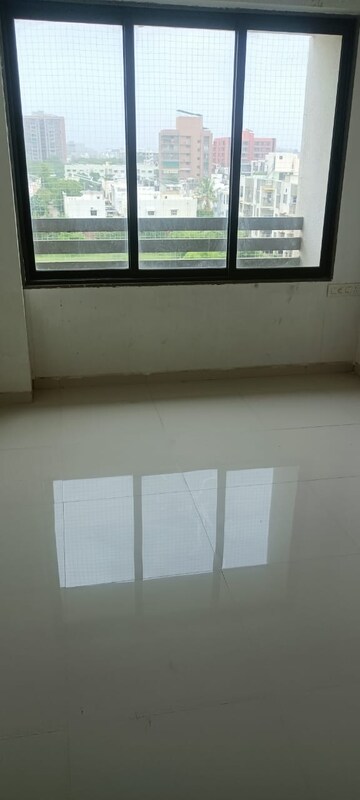 Room in 3 BHK Apartment at Science City – for Sale