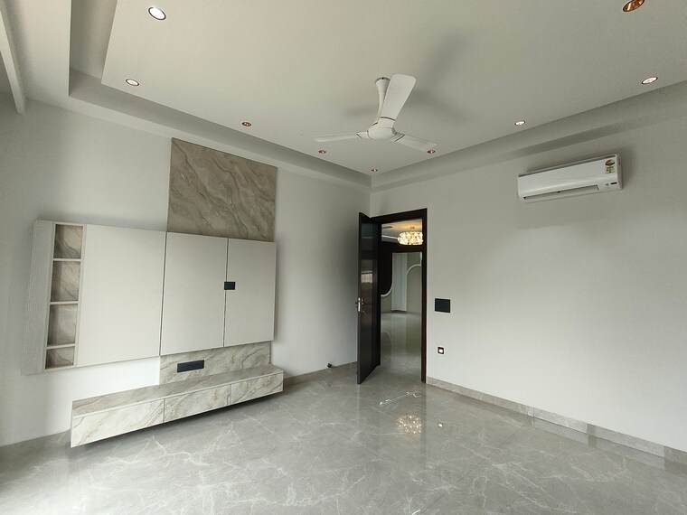 Room, sector 45 4 Bedroom 3200 Sq.Ft. Builder Floor In Sector 45 Gurgaon 9473876