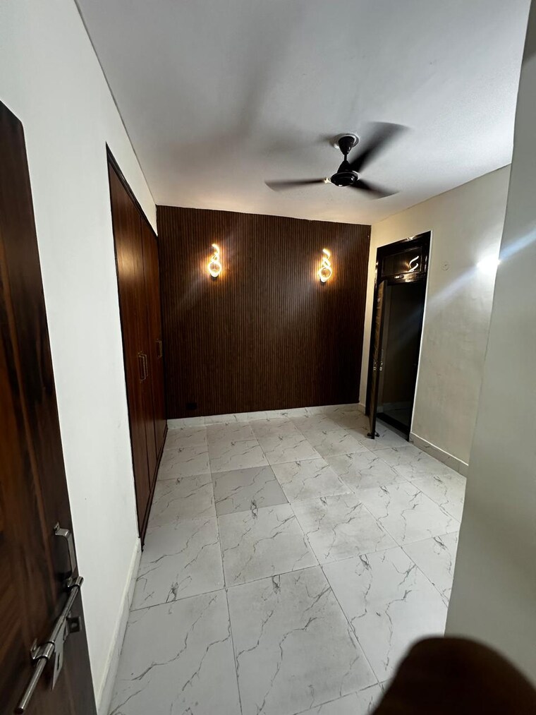 Room, sushant lok ii 2 Bedroom 180 Sq.Yd. Builder Floor In Sushant Lok ii Gurgaon 9473886