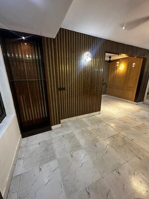 Room in 2 BHK Builder Floor at Sushant Lok ii – for Sale