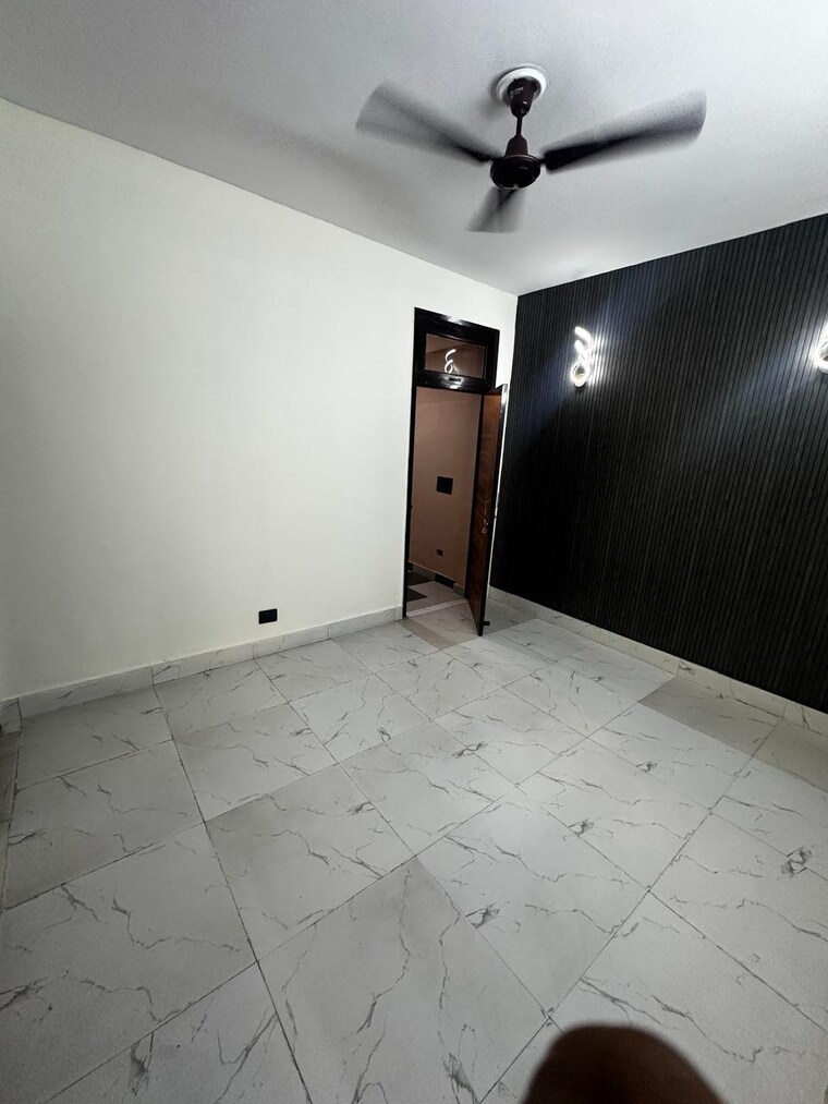 Room, sushant lok ii 2 Bedroom 180 Sq.Yd. Builder Floor In Sushant Lok ii Gurgaon 9473886