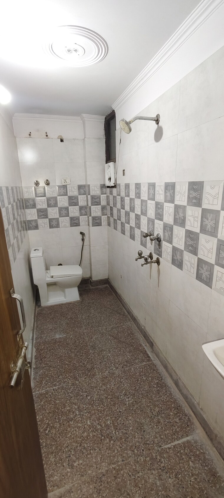 Bathroom, sector 23 dwarka 2 Bedroom 800 Sq.Ft. Builder Floor In Sector 23 Dwarka Delhi 9473888
