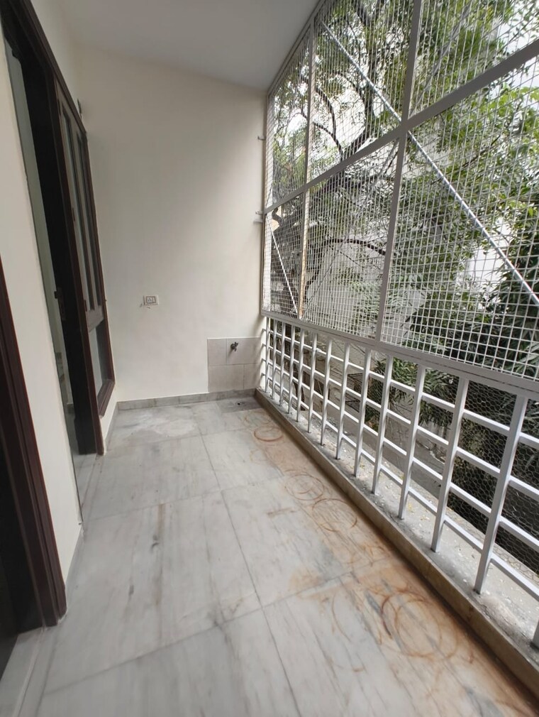 Balcony, sukhdev vihar 4 Bedroom 2700 Sq.Ft. Builder Floor In Sukhdev Vihar Delhi 9473896