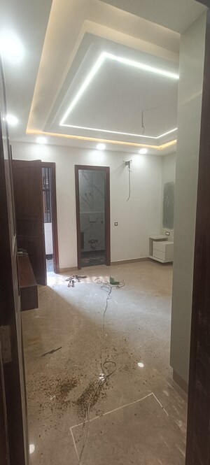 Room in 3 BHK Builder Floor at Rohini Sector 22 – for Sale