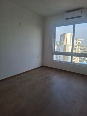 Room in 3.5 BHK Apartment at Ireo Victory Valley, Sector 67 – for Sale