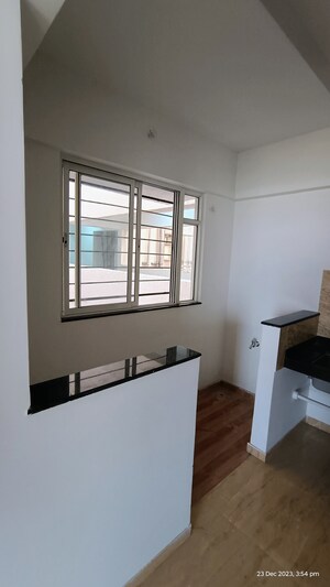 Room in 2 BHK Apartment at VTP Leonara, Mahalunge – for Rent