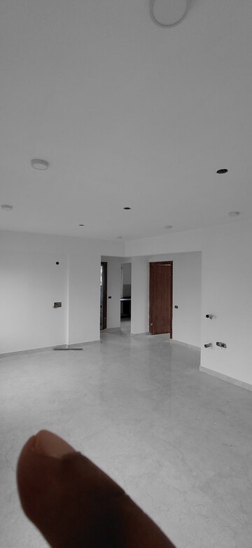 Room in 3 BHK Apartment at Cooke Town – for Sale