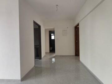 Room in 3 BHK Apartment at Borivali West – for Sale