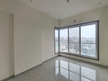 Room in 3 BHK Apartment at Borivali West – for Sale