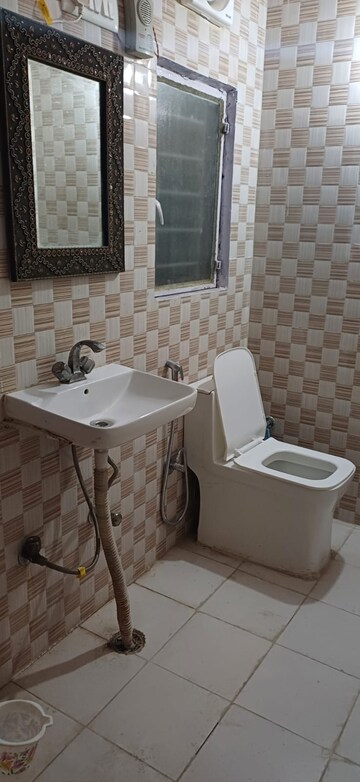 Bathroom in 1 BHK Builder Floor at Saket – for Rent
