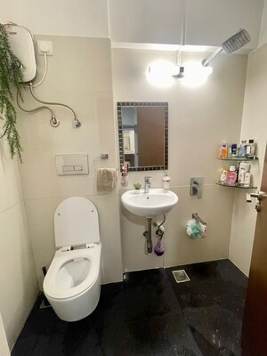 Bathroom in 1 BHK Apartment at Chembur – for Rent