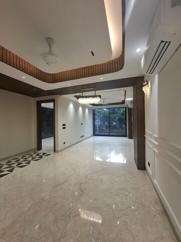 5 BHK Builder Floor For Sale in Nirvana Courtyard, Sector 50