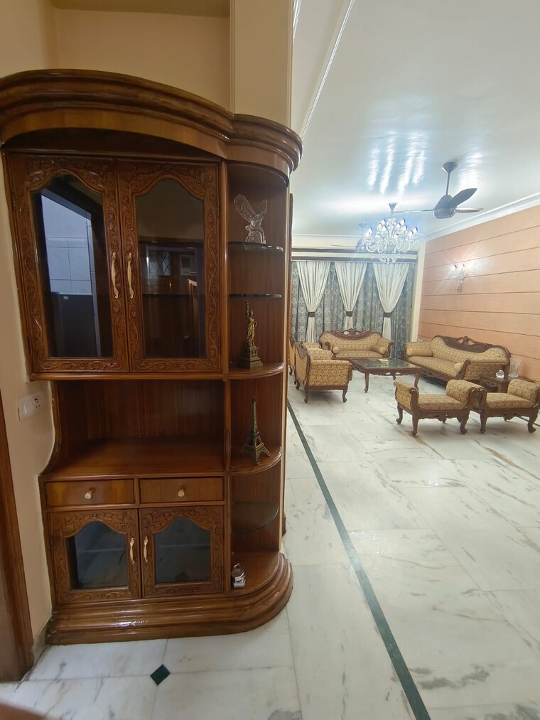 undefined, east of kailash 3 Bedroom 1800 Sq.Ft. Builder Floor In East Of Kailash Delhi 9473963