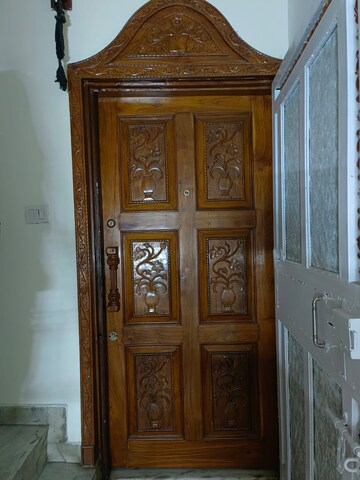 Furnished Amenities in 3 BHK Builder Floor at East Of Kailash – for Sale