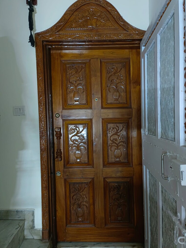 undefined, east of kailash 3 Bedroom 1800 Sq.Ft. Builder Floor In East Of Kailash Delhi 9473963