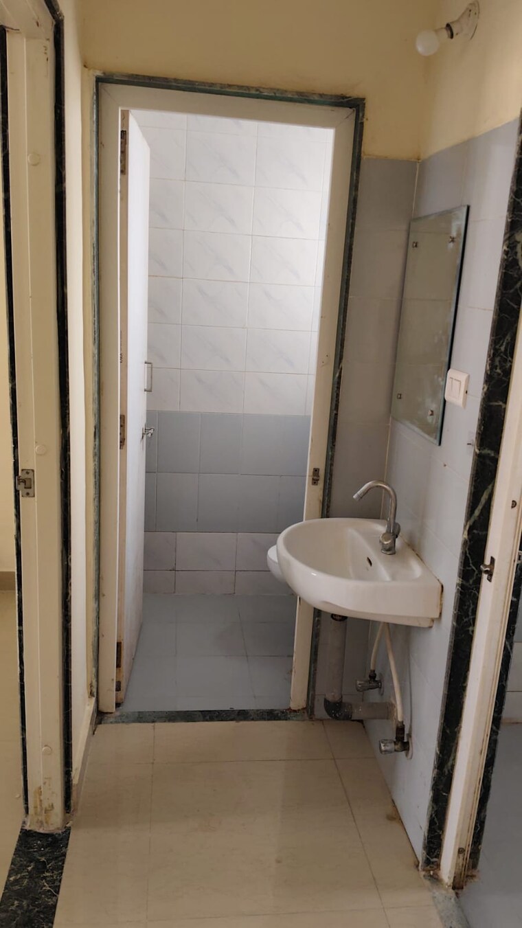 Bathroom, golf-green-apartments 1 Bedroom 450 Sq.Ft. Apartment In Sector 19 Dwarka Delhi 9473972