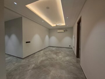 Room in 5 BHK Builder Floor at Nirvana Country Birch Court, Sector 50 – for Sale