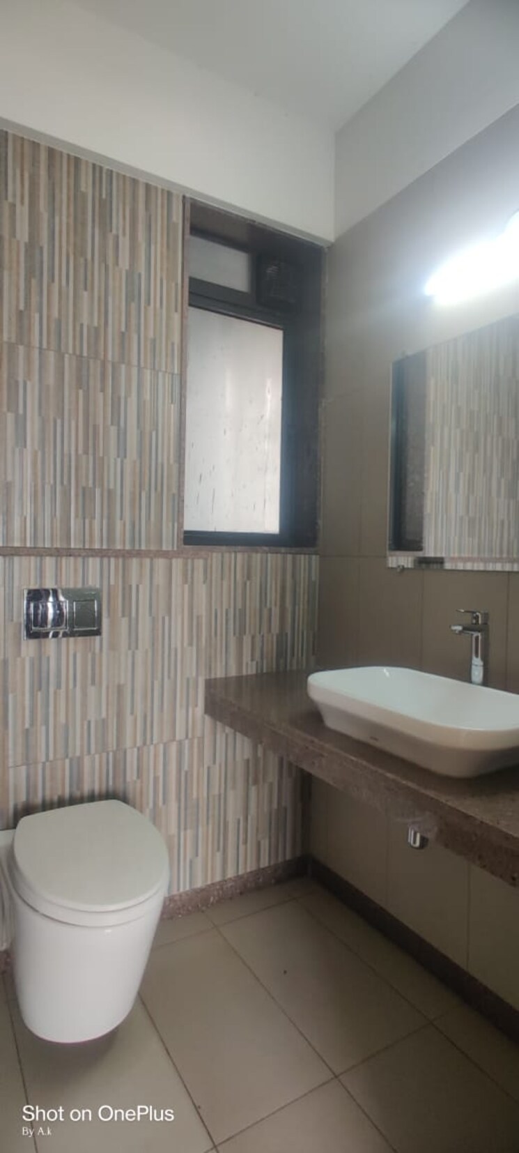 Bathroom, shapoorji-pallonji-vicinia 2 Bedroom 888 Sq.Ft. Apartment In Powai Mumbai 9473979