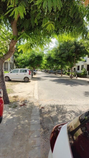 Parking in 4 BHK Builder Floor at Vatika India Next, Sector 82 – for Sale