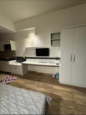 Furnished Amenities in 1 BHK Apartment at Paramount Golfforeste, Zeta I Greater Noida – for Rent