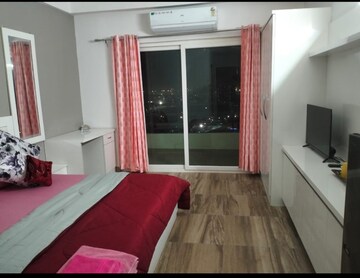 Bedroom in 1 BHK Apartment at Paramount Golfforeste, Zeta I Greater Noida – for Rent