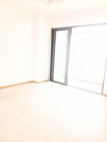 Room in 2 BHK Apartment at Lodha New Cuffe Parade, Wadala – for Rent