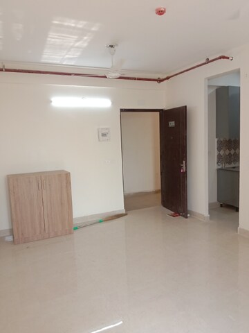 Room in 2 BHK Apartment at Signature Global Prime, Sector 63a – for Rent