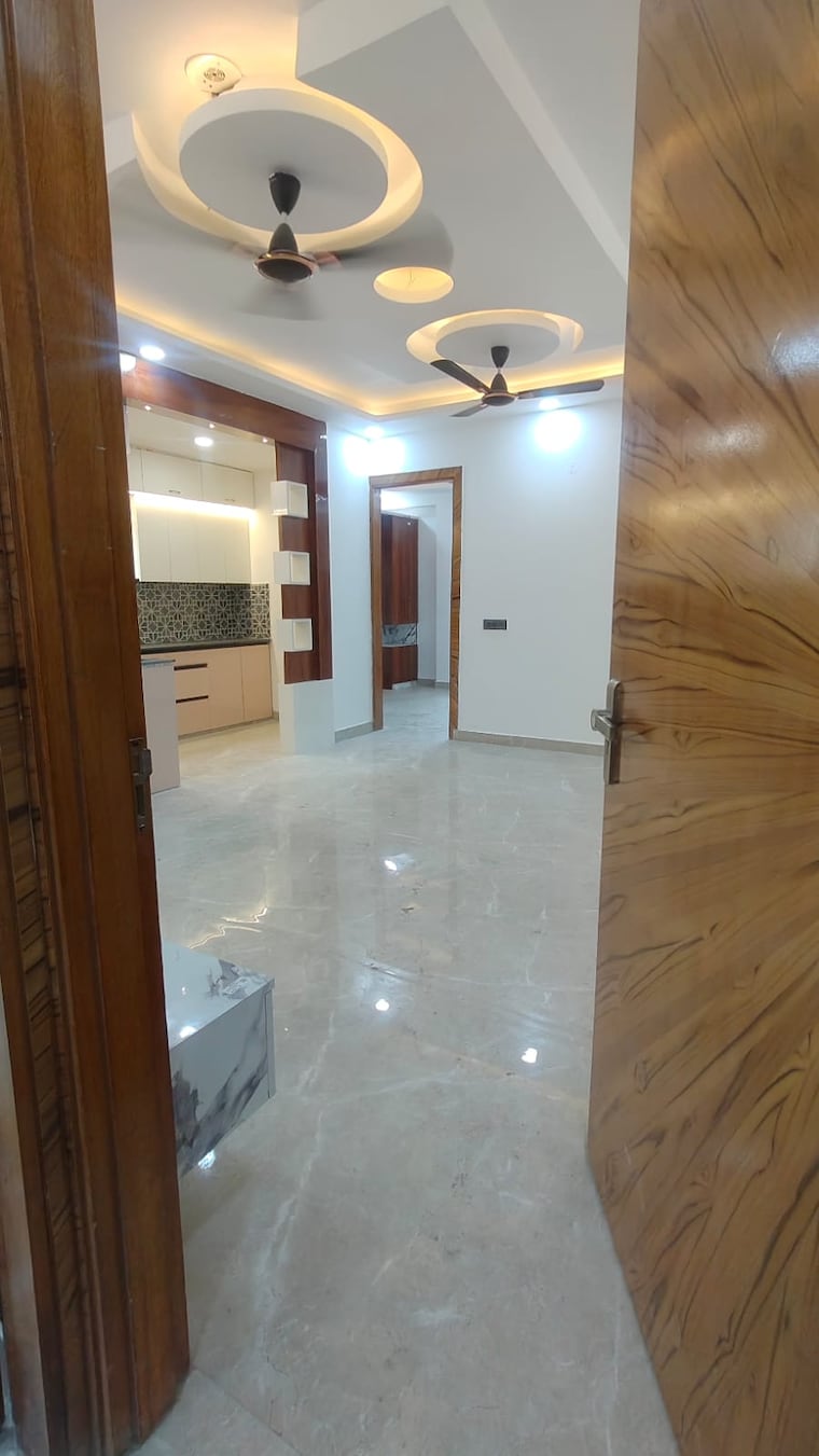 Room, sector 74 2 Bedroom 1100 Sq.Ft. Builder Floor In Sector 74 Noida 9474127