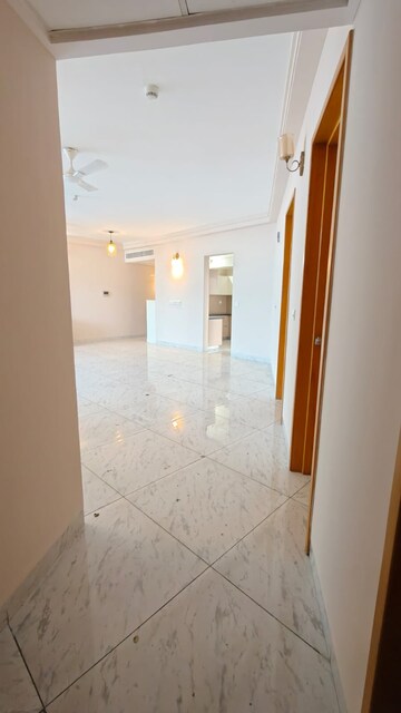 Room in 3.5 BHK Apartment at Mantri Pinnacle, Hulimavu – for Rent