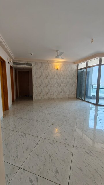 Room in 3.5 BHK Apartment at Mantri Pinnacle, Hulimavu – for Rent