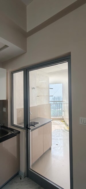 Room in 3.5 BHK Apartment at Mantri Pinnacle, Hulimavu – for Rent