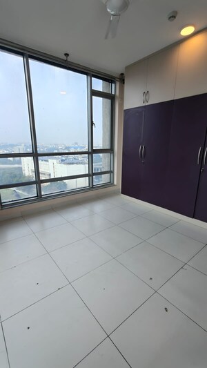 Room in 3.5 BHK Apartment at Mantri Pinnacle, Hulimavu – for Rent