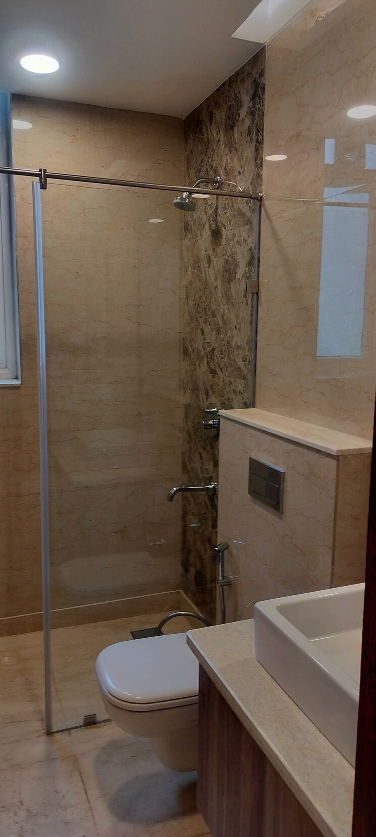 Bathroom, ambience-creacions 4 Bedroom 3975 Sq.Ft. Apartment In Sector 22 Gurgaon 9474145