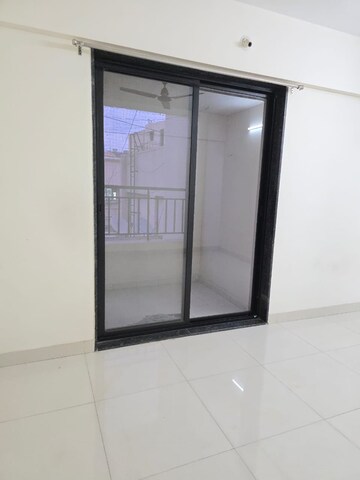 Room in 1 BHK Apartment at Kumar Palaash A, Wadgaon Sheri – for Rent