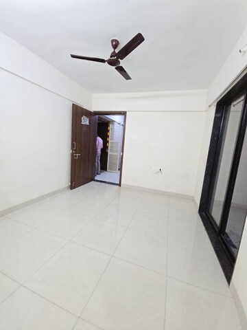 Room in 1 BHK Apartment at Kumar Palaash A, Wadgaon Sheri – for Rent