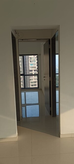 Room in 2 BHK Apartment at Kanakia Rainforest, Andheri East – for Rent