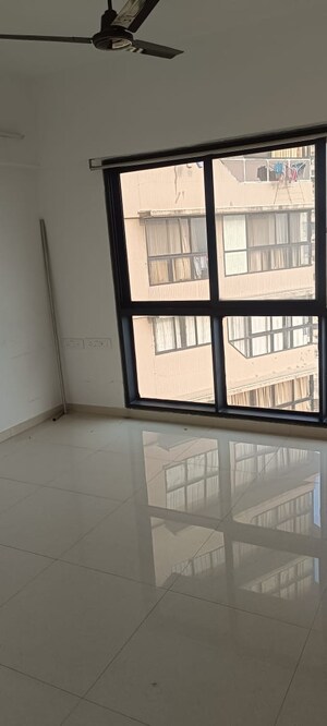 Room in 2 BHK Apartment at Kanakia Rainforest, Andheri East – for Rent