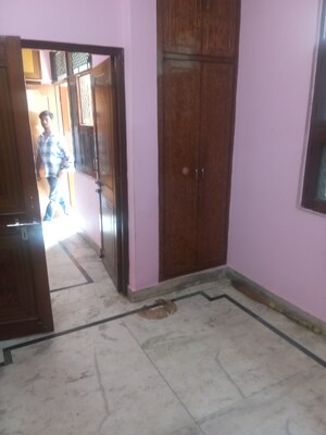 2 BHK Builder Floor For Rent in Rohini Sector 25