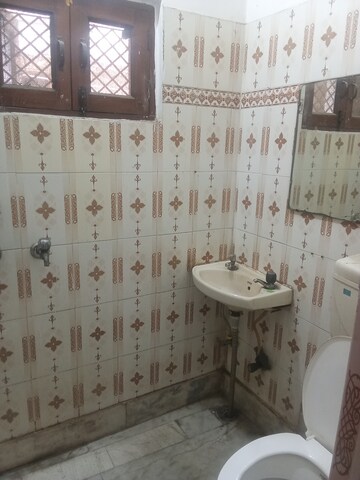 Bathroom in 2 BHK Builder Floor at Rohini Sector 25 – for Rent