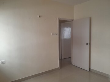 Room in 2 BHK Apartment at Ram India Green Divine, Hadapsar – for Rent